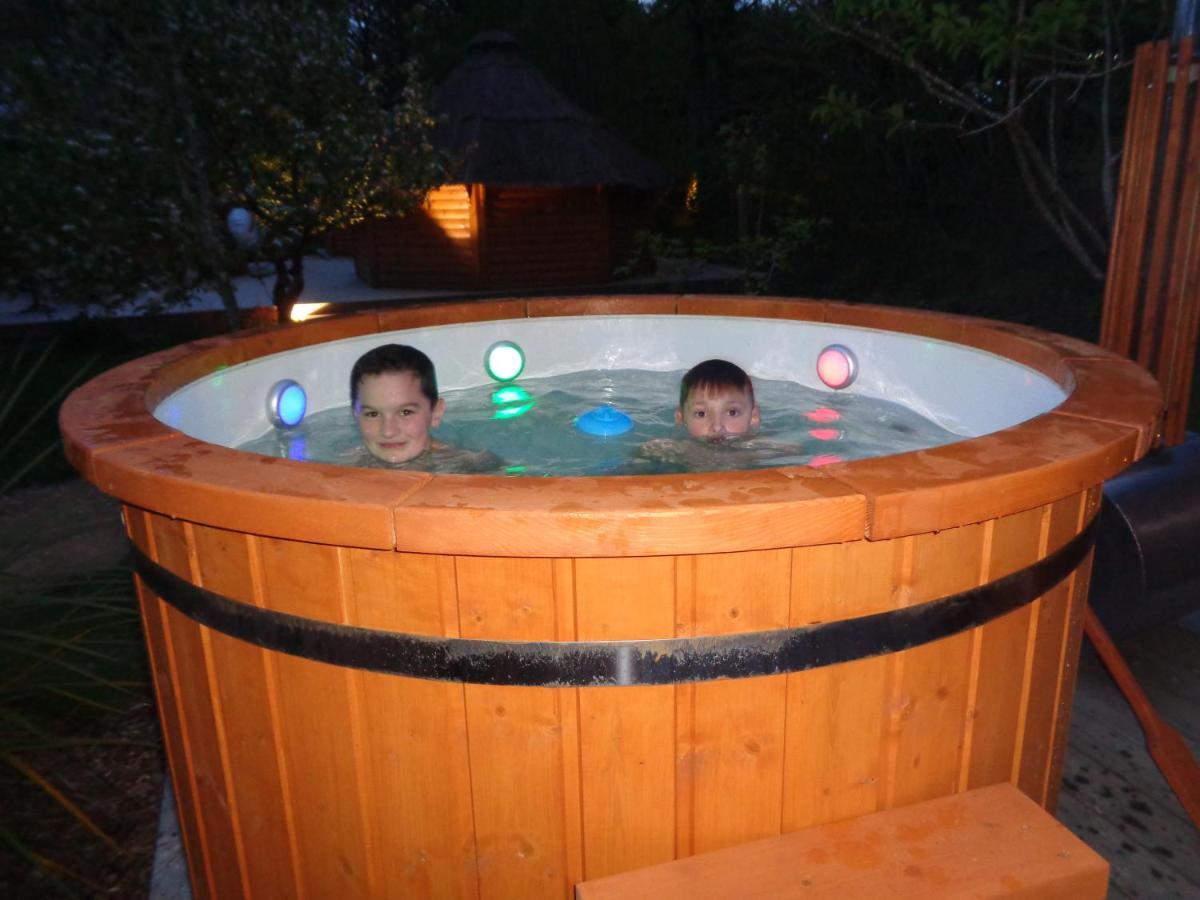 Tonn"O Loisirs Villa Servel Ngoại thất bức ảnh